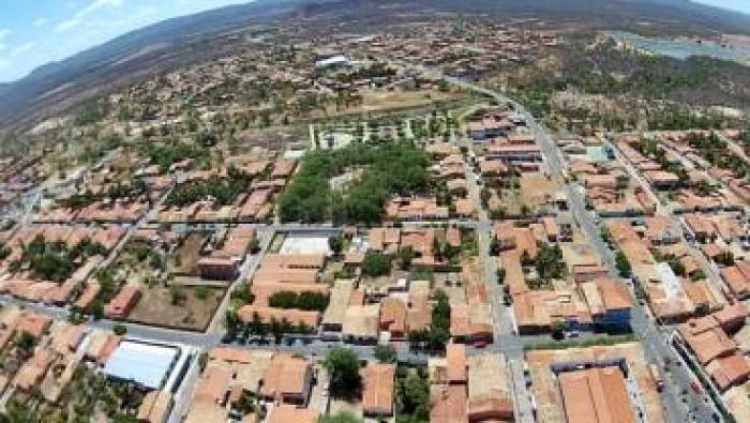 Imagem aérea da cidade de São Miguel do Tapuio, no Piauí 